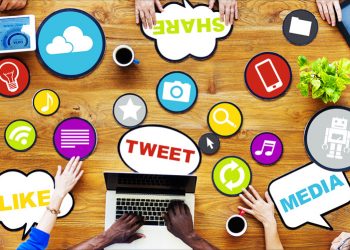 Online Media Marketing Company or Internal Specialist?