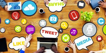 Online Media Marketing Company or Internal Specialist?
