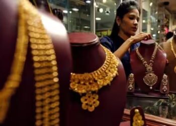 Golden Perspectives: Analysts’ Views on Future Gold Rates