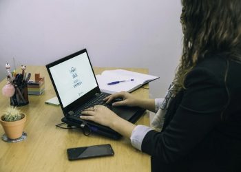 How Businesses Can Use Automation Without Losing the Human Connection